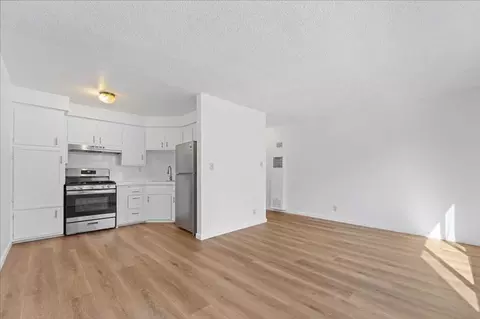 1501 S Manhattan Pl #207, Los Angeles, CA 90019