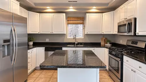 3636 N Hermitage Ave #2, Chicago, IL 60613