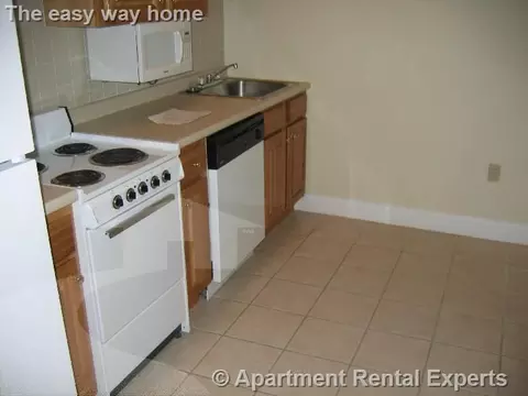 460 Green St #5, Cambridge, MA 02139