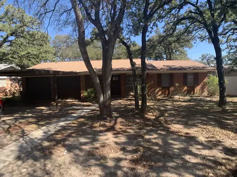 1232 King Dr #NA, Bedford, TX 76022