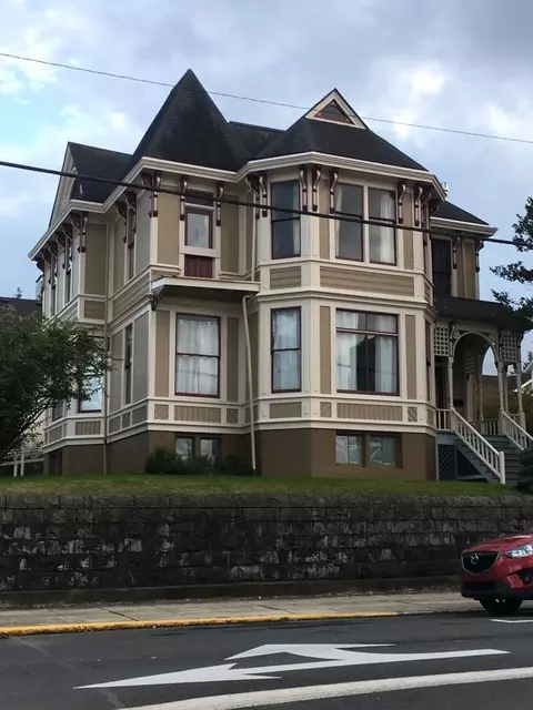 1585 Exchange St #A, Astoria, OR 97103