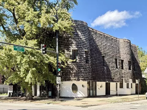 1902 W Addison St #STOREFONT, Chicago, IL 60613