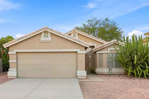 1070 N Robins Way, Chandler, AZ 85225