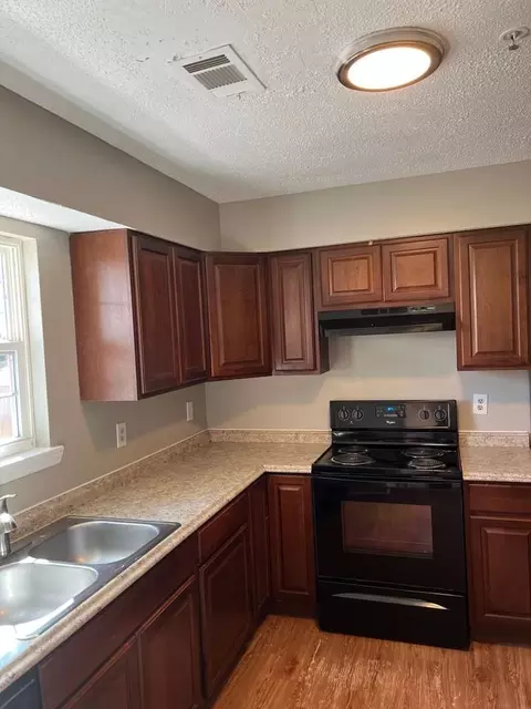 1074 Thornwoode Ln, Stone Mountain, GA 30083