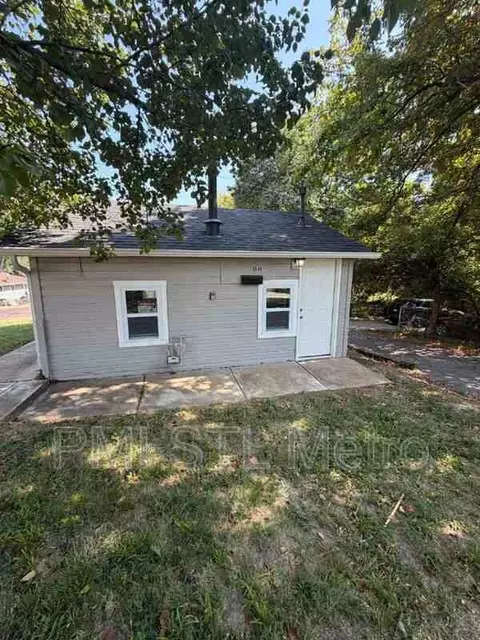 5548 Jennings Station Rd #REAR, Jennings, MO 63136