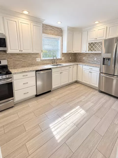 25 Jackson St #2, Saugus, MA 01906