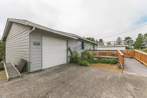 2813 NW Bayshore Loop, Waldport, OR 97394