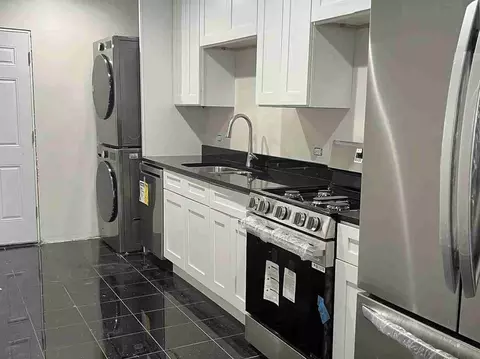 2821 N Campbell Ave #2, Chicago, IL 60618