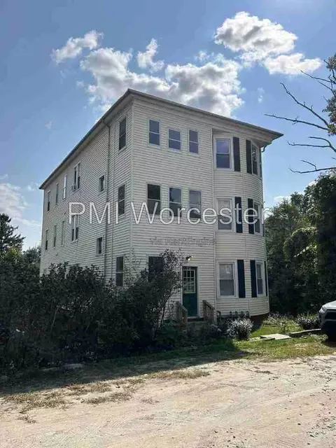 2 Adolph St, Worcester, MA 01605