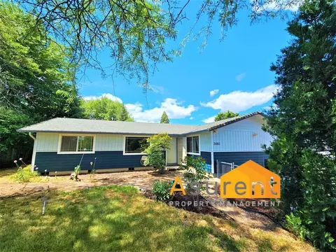 3085 Connell Ave, Medford, OR 97501