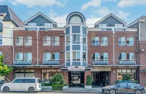 812 5th Ave N #413, Seattle, WA 98109