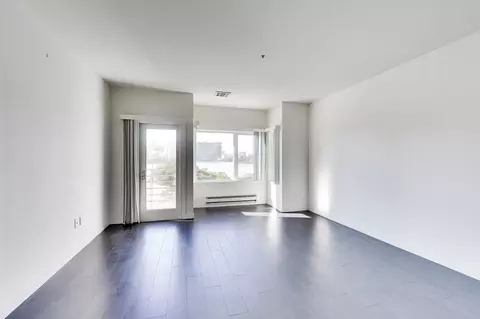 1524 1st Ave #404, Oakland, CA 94606