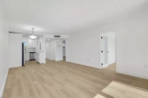 225 Turtle Lake Ct #209, Naples, FL 34105
