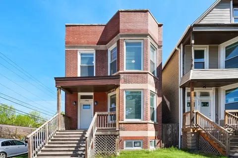 1756 W School St #G, Chicago, IL 60657