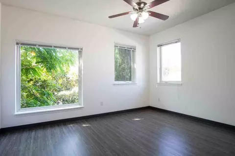 103 S Meade St #25, Portland, OR 97201