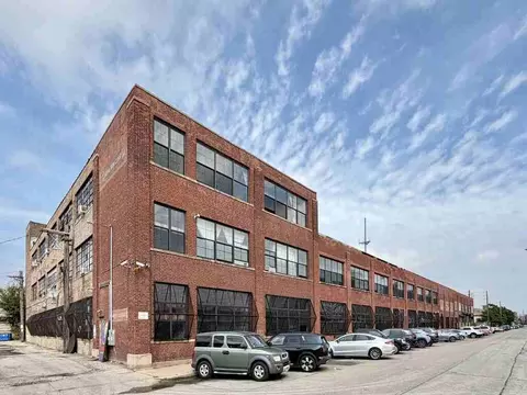 3144 W Carroll Ave #203, Chicago, IL 60612