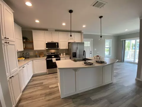 7300 20th St #566, Vero Beach, FL 32966