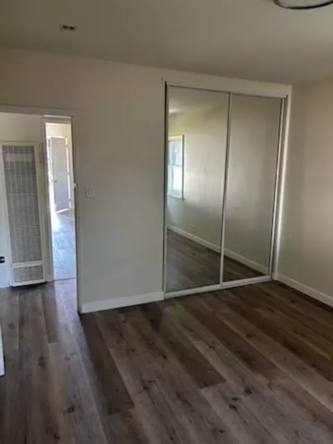 2123 E Piru St, West Rancho Dominguez, CA 90222 photo 9