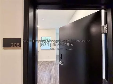 1524 NE 40th Ave #305, Portland, OR 97232
