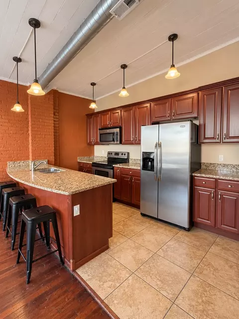 305 S Lincoln St #D, Bloomington, IN 47401