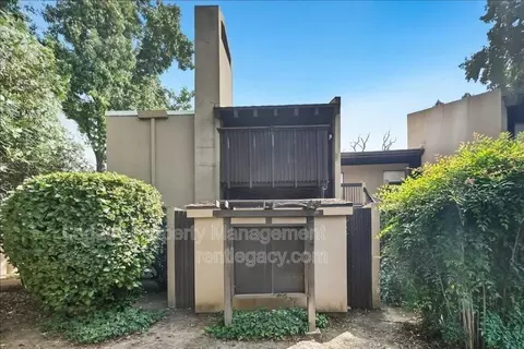 2208 Woodside Ln #2, Sacramento, CA 95825