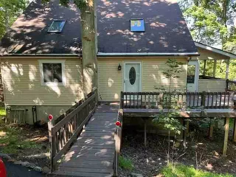 106 Clifton Dr #NA, Bushkill, PA 18324