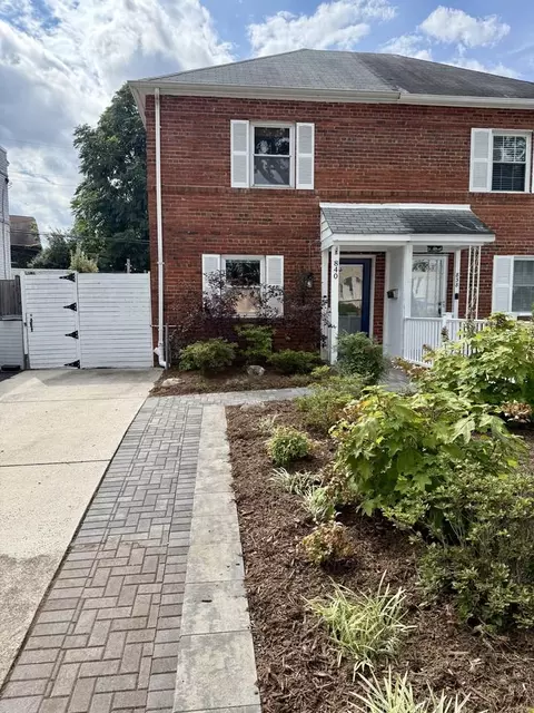 840 S Highland St #NA, Arlington, VA 22204