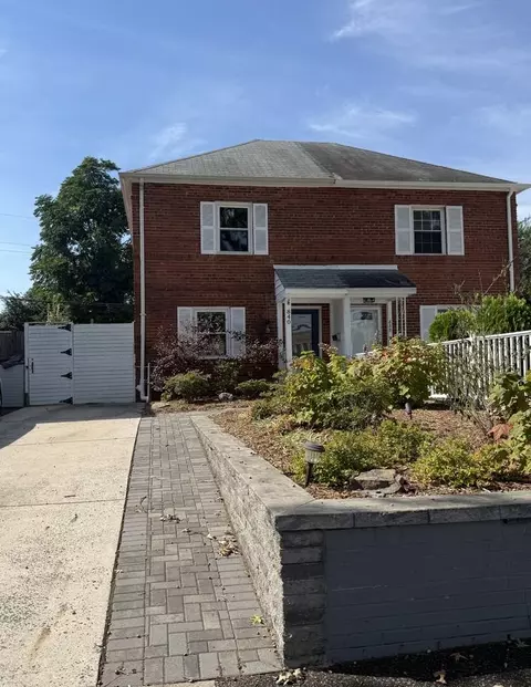 840 S Highland St #NA, Arlington, VA 22204