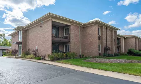 484 N Addison Ave #101E, Elmhurst, IL 60126