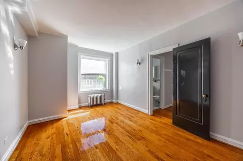 917 W Eastwood Ave #310, Chicago, IL 60640