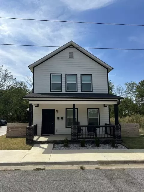 516 Crutcher St #B, Springdale, AR 72764