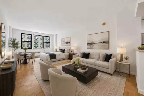 150 E 18th St #10O, New York, NY 10003