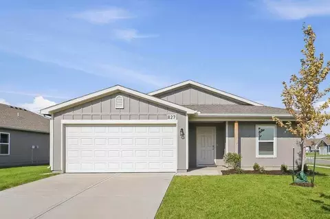 827 N Pear St, Gardner, KS 66030