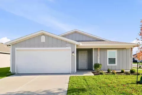 827 N Pear St, Gardner, KS 66030