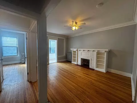 2664 E 77th St #1, Chicago, IL 60649
