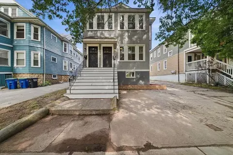 303 Alewife Brook Pkwy #2, Somerville, MA 02144