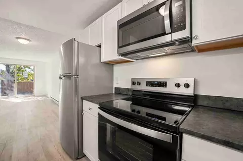 902 NW Carlon Ave #2, Bend, OR 97703