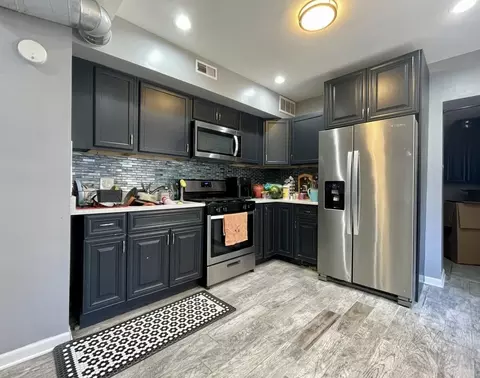 2862 W Belden Ave #1R, Chicago, IL 60647