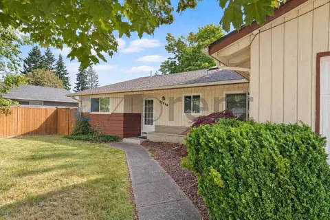 17016 128th Ave SE, Renton, WA 98058