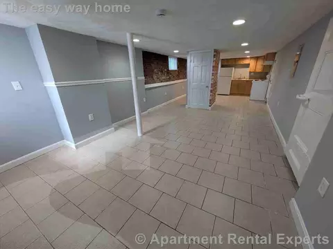 195 Hampshire St #B, Cambridge, MA 02139