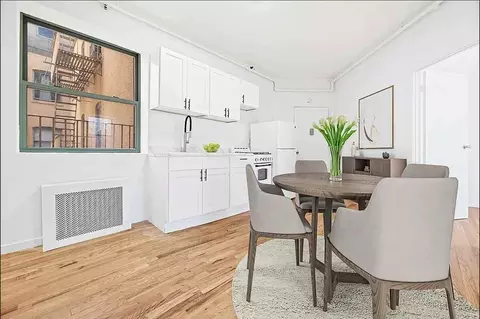 239 W 63rd St #2A, New York, NY 10023