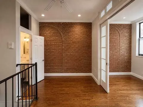 566 Hudson St #1, New York, NY 10014