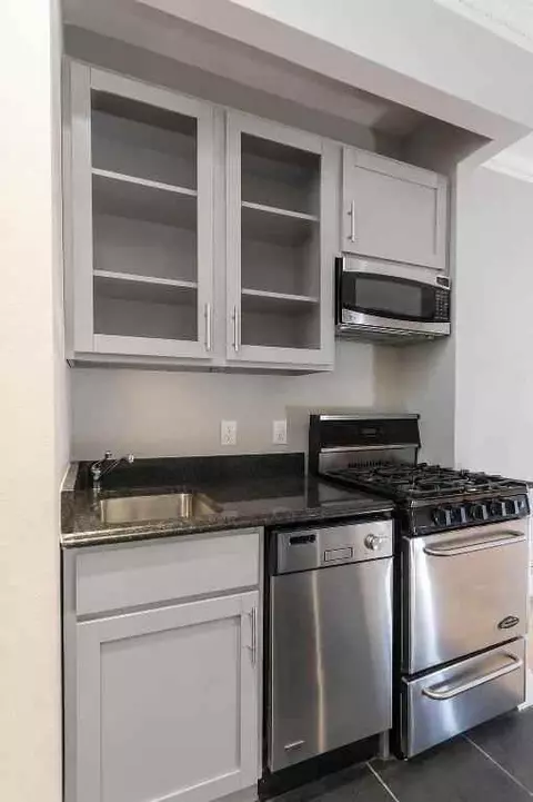 51 Leroy St #3A, New York, NY 10014