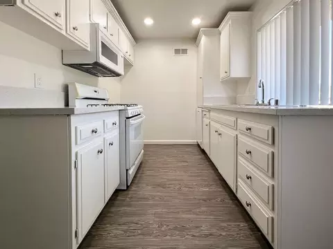 1005 Via Zapata, Riverside, CA 92507
