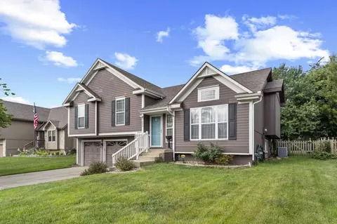 1220 NE Applewood St #NA, Lees Summit, MO 64086