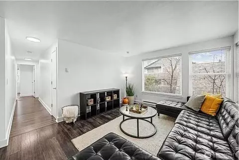 4111 Whitman Ave N #402, Seattle, WA 98103