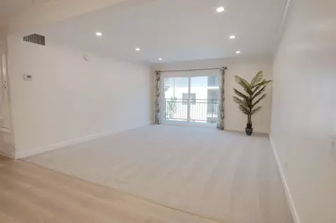 5460 White Oak Ave #G217, Encino, CA 91316