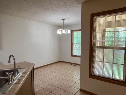 2957 W Cardinal St, Springfield, MO 65810 photo 4