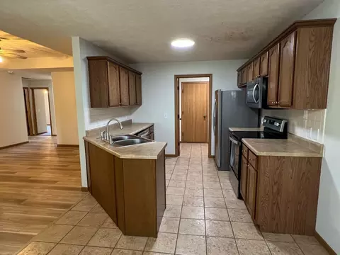 2957 W Cardinal St, Springfield, MO 65810 photo 5