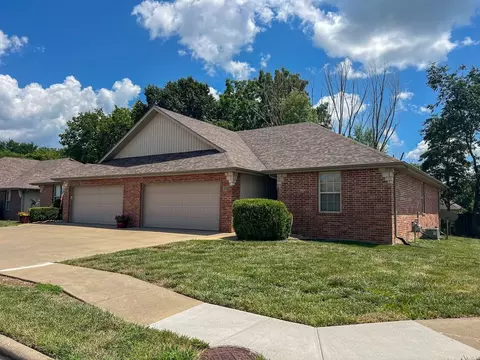 2957 W Cardinal St, Springfield, MO 65810